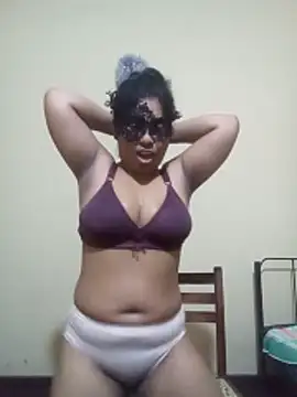 Expose Queen online show from 02-19-26, 05:09