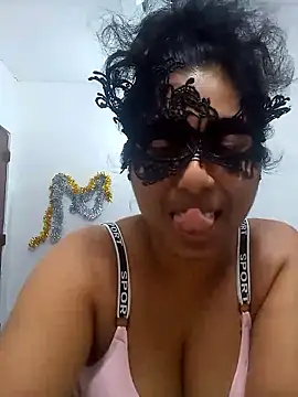 Snapshot of Expose_Queen chatting on 06-06-26, 08:13 Expose Queen online show from 06-06-26, 08:13