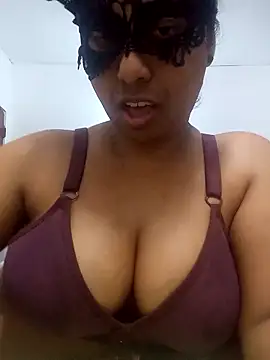 Snapshot of Expose_Queen chatting on 06-18-26, 06:34 Expose Queen online show from 06-18-26, 06:34