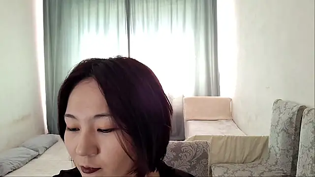 Snapshot of Lyndasilk chatting on 06-28-26, 10:21 Lyndasilk online show from 06-28-26, 10:21