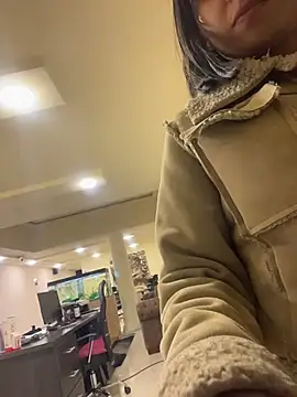 AlyssaRay online show from 04-05-26, 12:02