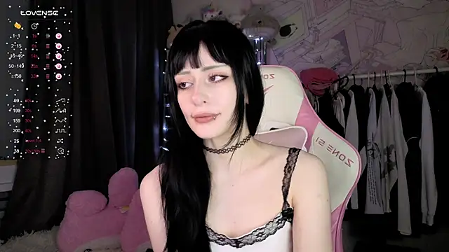 Snapshot of MiranaLieberttt chatting on 05-17-26, 10:06 MiranaLieberttt online show from 05-17-26, 10:06