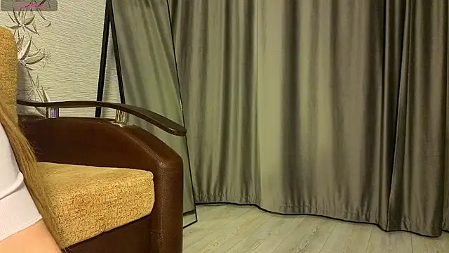 MissPompadure online show from 03-09-26, 08:35