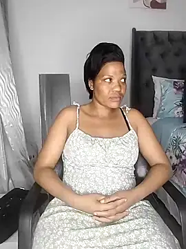 Snapshot of CaramelBoootie chatting on 01-17-26, 06:44 CaramelBoootie online show from 01-17-26, 06:44