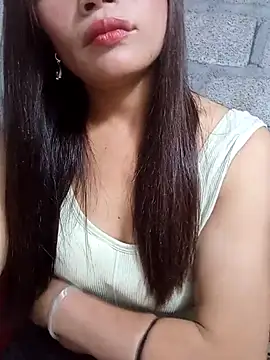 Snapshot of siusiu-00 chatting on 06-21-26, 01:24 siusiu-00 online show from 06-21-26, 01:24