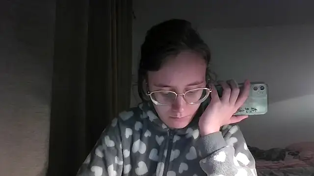 LuckySLove online show from 02-08-26, 05:49