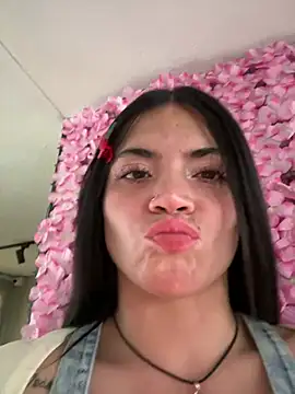 Snapshot of PamelaJonsom_ chatting on 04-14-26, 11:27 PamelaJonsom online show from 04-14-26, 11:27