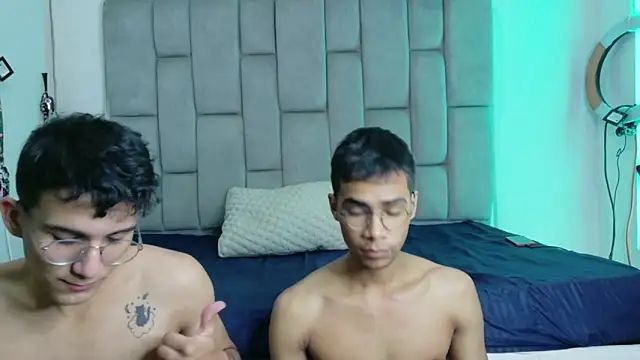 Desire4Duo online show from 03-12-26, 12:33