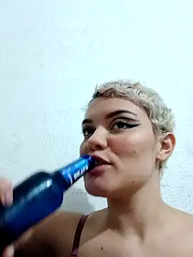 Estela nasx online show from 04-17-26, 11:30