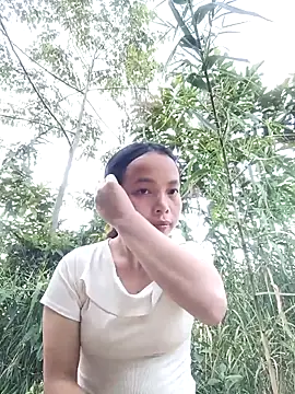 Nguyet2k4 online show from 11-28-25, 09:23