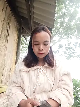 Nguyet2k4 online show from 01-15-26, 01:10