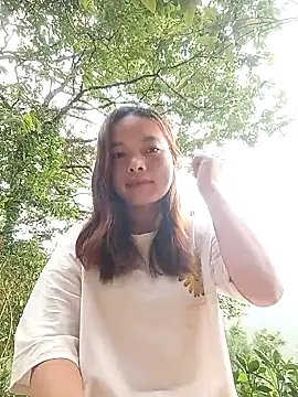 Nguyet2k4 online show from 05-14-26, 11:44