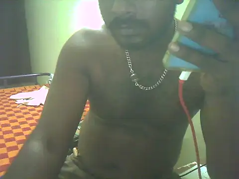 Snapshot of Vickyins480000 chatting on 05-22-26, 04:01 Vickyins480000 online show from 05-22-26, 04:01