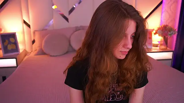 CuteeFoxy online show from 05-11-26, 04:04
