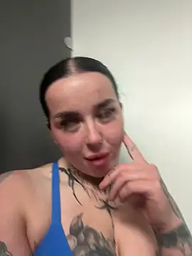 Snapshot of lucycoxxoxo chatting on 05-15-26, 11:12 lucycoxxoxo online show from 05-15-26, 11:12