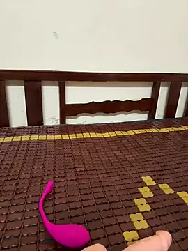 Aimee milk online show from 04-25-26, 03:20