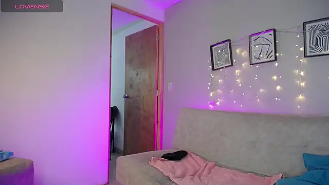 Sweet Bella Valery online show from 04-21-26, 12:22