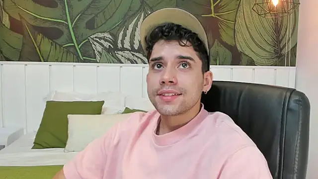 Snapshot of Mike_montoya01 chatting on 11-13-25, 03:55 Mike montoya01 online show from 11-13-25, 03:55