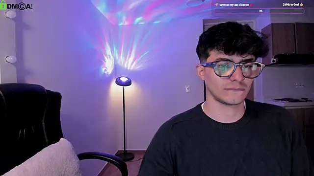 Mikeyvioleta  online show from 05-31-26, 04:09