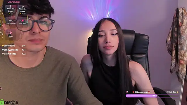 Snapshot of Mikeyvioleta_ chatting on 06-27-26, 12:22 Mikeyvioleta online show from 06-27-26, 12:22