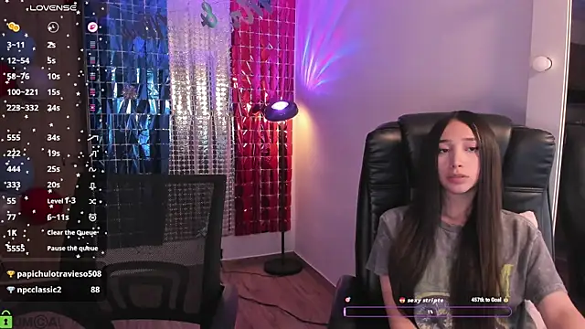 Snapshot of Mikeyvioleta_ chatting on 07-23-26, 01:58 Mikeyvioleta online show from 07-23-26, 01:58