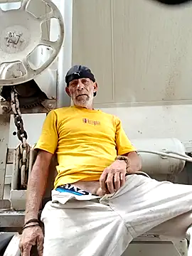 Snapshot of whitepony244 chatting on 03-05-26, 05:42 whitepony244 online show from 03-05-26, 05:42