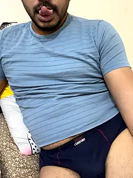 Handsome8677 online show from 01-06-26, 07:56