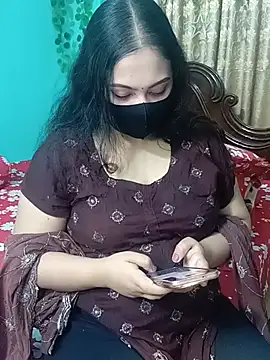 Snapshot of Porimoni22 chatting on 05-23-26, 07:18 Porimoni22 online show from 05-23-26, 07:18