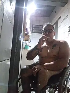 Snapshot of Rueditasss chatting on 12-16-25, 03:33 Rueditasss online show from 12-16-25, 03:33