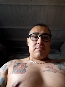 Snapshot of Rueditasss chatting on 12-21-25, 03:46 Rueditasss online show from 12-21-25, 03:46