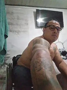 Snapshot of Rueditasss chatting on 01-11-26, 03:11 Rueditasss online show from 01-11-26, 03:11