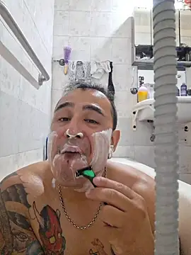 Snapshot of Rueditasss chatting on 02-04-26, 02:45 Rueditasss online show from 02-04-26, 02:45