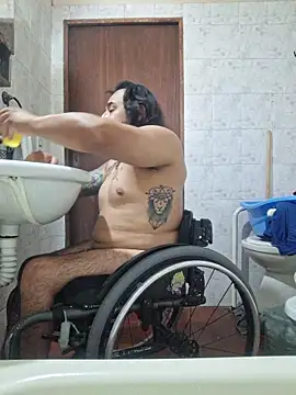 Snapshot of Rueditasss chatting on 02-10-26, 02:43 Rueditasss online show from 02-10-26, 02:43