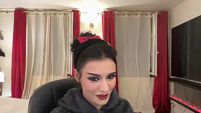 Snapshot of Lailawick chatting on 03-11-26, 08:15 Lailawick online show from 03-11-26, 08:15