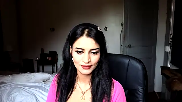 Snapshot of Lailawick chatting on 03-27-26, 11:21 Lailawick online show from 03-27-26, 11:21