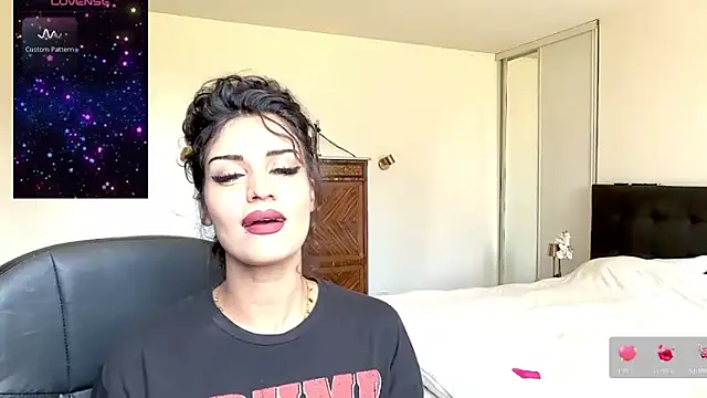 Lailawick online show from 06-21-26, 01:24