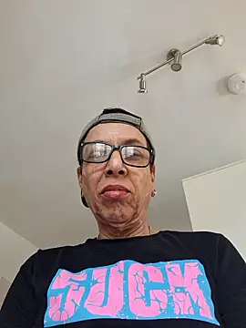 Snapshot of Jesbi25 chatting on 04-04-26, 11:18 Jesbi25 online show from 04-04-26, 11:18