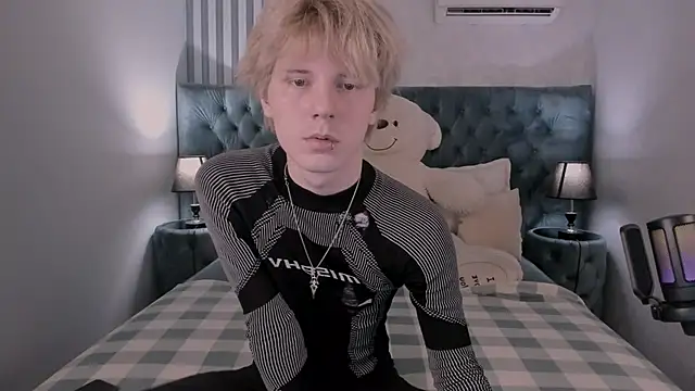 KevinMilky online show from 11-11-25, 03:01