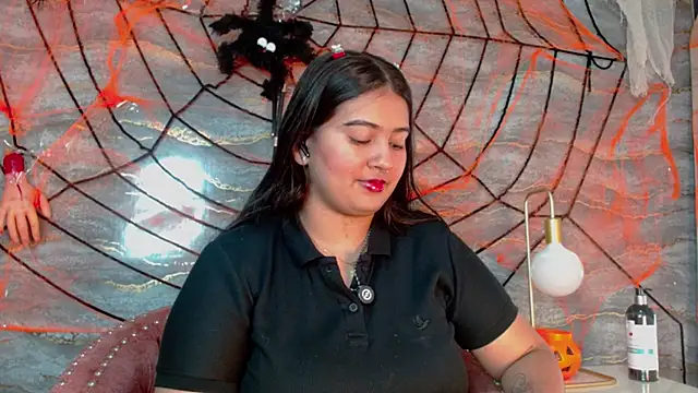 lilithst  online show from 10-24-25, 09:22