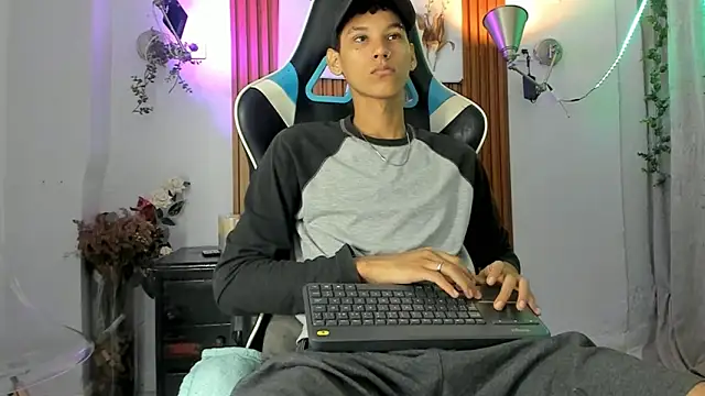 AQUARIUS x online show from 11-06-25, 11:33