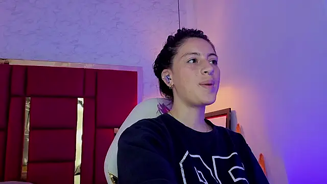 Snapshot of moon_winy chatting on 03-13-26, 11:50 moon winy online show from 03-13-26, 11:50