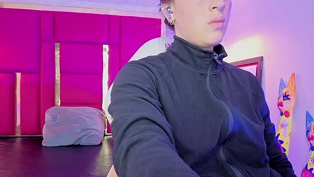 Snapshot of moon_winy chatting on 03-21-26, 11:48 moon winy online show from 03-21-26, 11:48