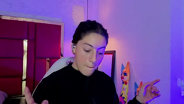 Snapshot of moon_winy chatting on 03-22-26, 11:35 moon winy online show from 03-22-26, 11:35