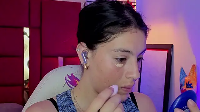 Snapshot of moon_winy chatting on 03-26-26, 11:27 moon winy online show from 03-26-26, 11:27