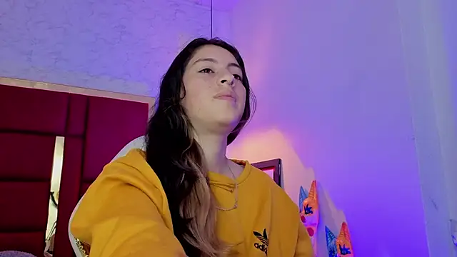 Snapshot of moon_winy chatting on 03-27-26, 11:21 moon winy online show from 03-27-26, 11:21