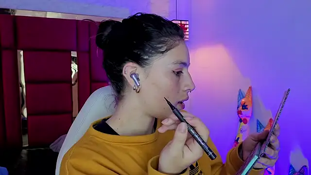 Snapshot of moon_winy chatting on 04-02-26, 12:14 moon winy online show from 04-02-26, 12:14