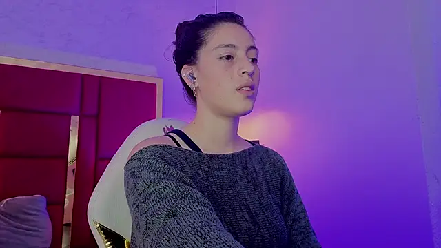 Snapshot of moon_winy chatting on 04-12-26, 11:37 moon winy online show from 04-12-26, 11:37