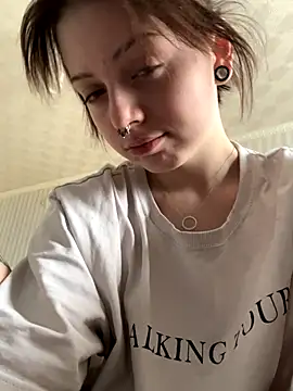 AnmiXHot online show from 10-17-25, 11:46