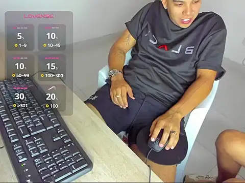 Snapshot of kelvin_276 chatting on 03-19-26, 01:42 kelvin 276 online show from 03-19-26, 01:42