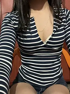 Snapshot of Lala6888 chatting on 02-05-26, 04:33 Lala6888 online show from 02-05-26, 04:33